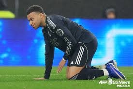 西媒：阿诺德一心要加盟皇马引发众怒，有利物浦球迷要求俱乐部将其除名